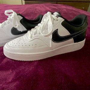 Nike Court Vision Low